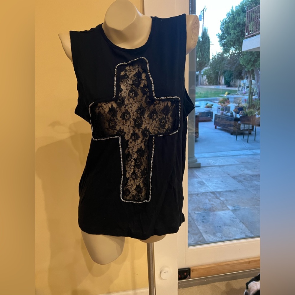 Lace cross with chain detail tank top